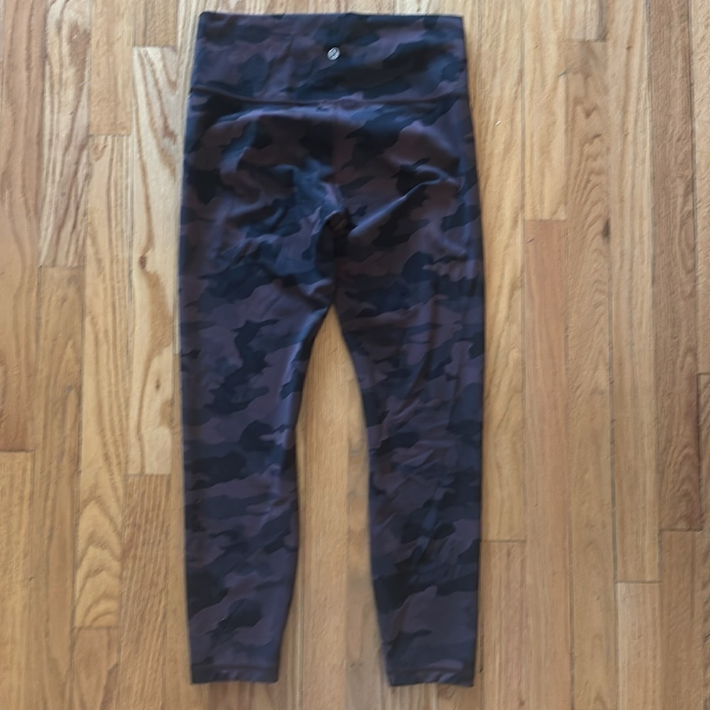 Lululemon sz 10 Wunder Train High-Rise Tight 25"
Heritage 365 Camo Brown Earth - Picture 6 of 15